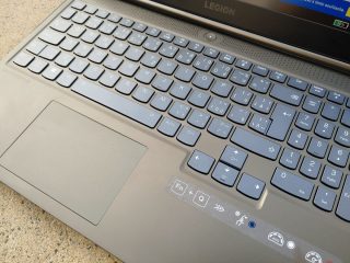 legion-creator-7-15imh-klavesnice