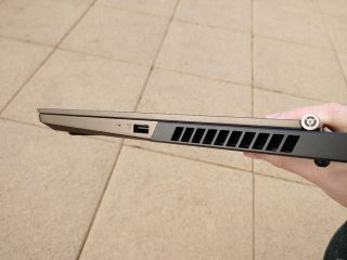 legion-creator-7-15imh-pravy-bok