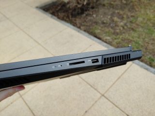 Lenovo-Legion-5-17ARH05H-7