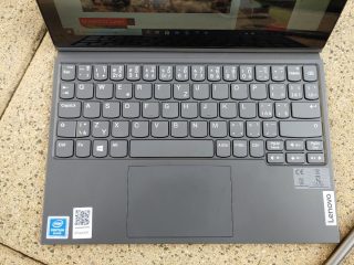 Stísněná klávesnice s touchpadem – Lenovo IdeaPad Duet 3i