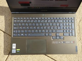 Detail klávesnice Lenovo Legion Creator 7