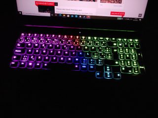 Lenovo Legion Creator 7 – RGB podsvícení klávesnice