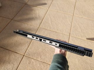 Lenovo Legion Creator 7 – zadní strana