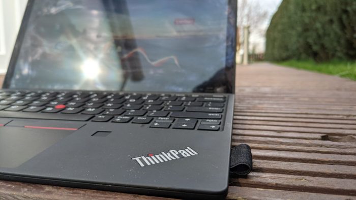 ThinkPad X12 Detachable: ani tablet, ani notebook (recenze)