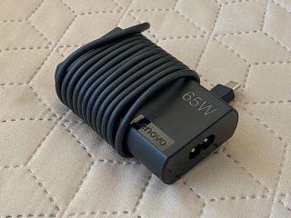 ThinkPad X1 Nano foto 28 adapter