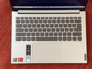 Lenovo Yoga Slim 7 Pro foto 02