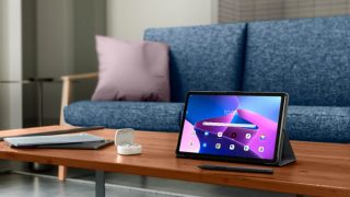 10 Lenovo Tab m10 Plus G3 Pack Shot