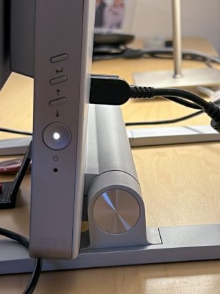 Lenovo Yoga AIO 7 27ACH6 foto 02