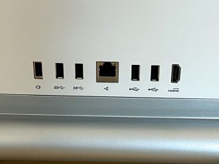 Lenovo Yoga AIO 7 27ACH recenze foto 02