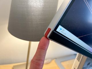 Lenovo Yoga AIO 7 27ACH recenze foto 12