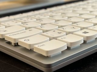 Lenovo Yoga AIO 7 27ACH recenze foto 20