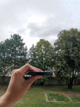 Zadní strana telefonu