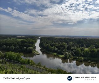 Přirozený - hlavní objektiv