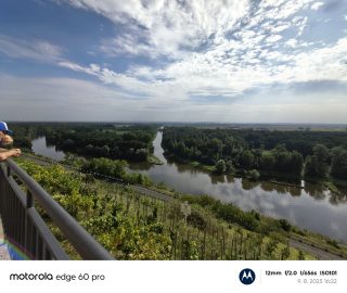 Přirozený - ultraširokoúhlý objektiv