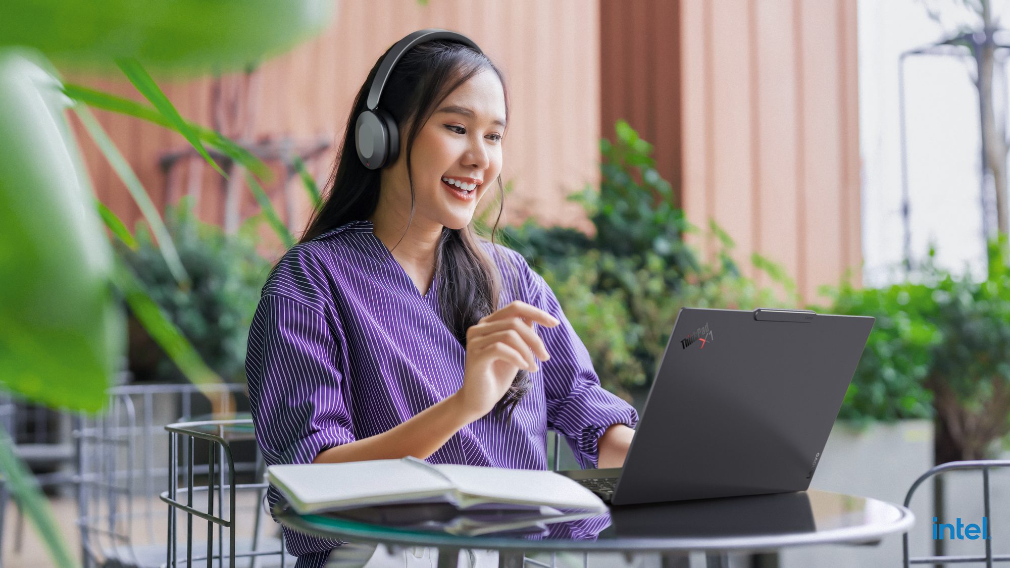 01 ThinkPad X1 Carbon Mobile professional